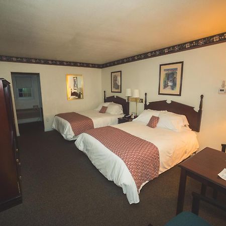 The Chalet Motel Mequon Dış mekan fotoğraf