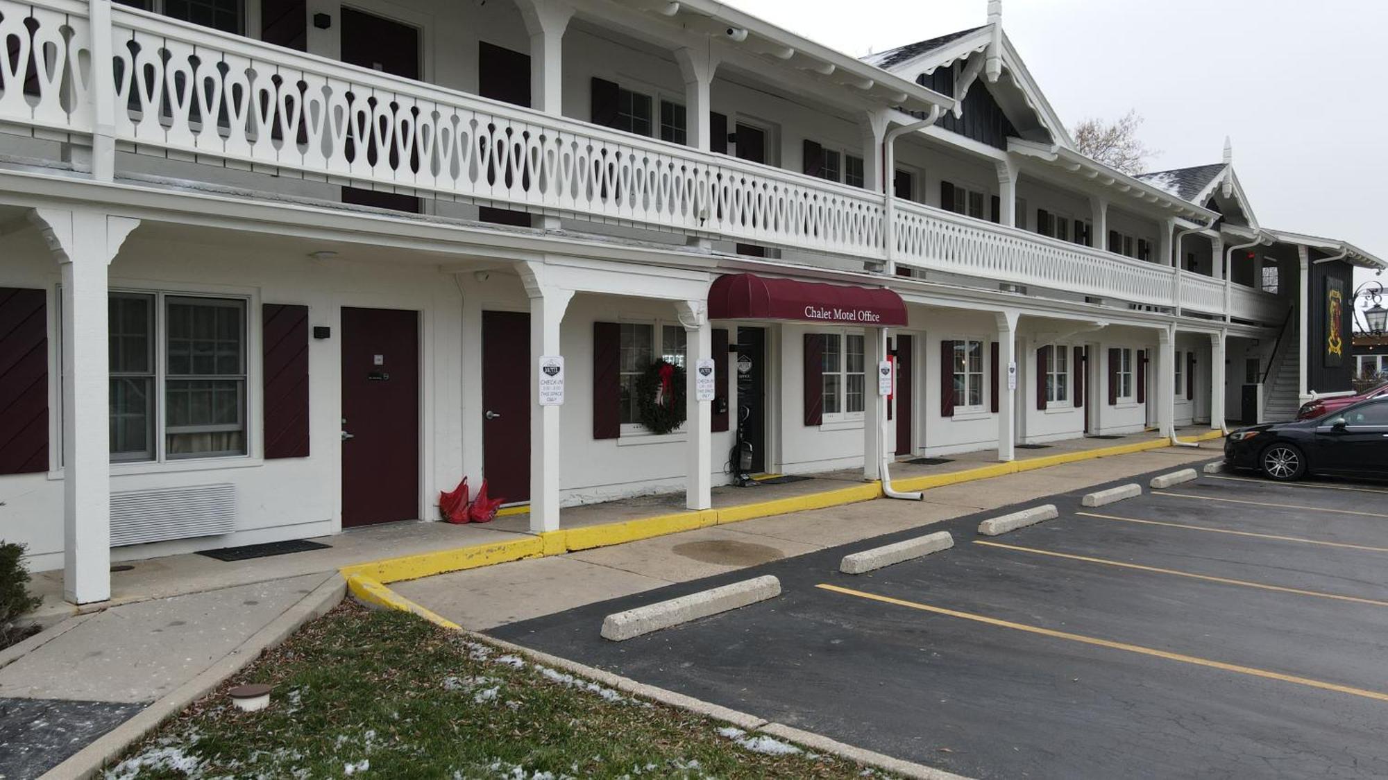 The Chalet Motel Mequon Dış mekan fotoğraf