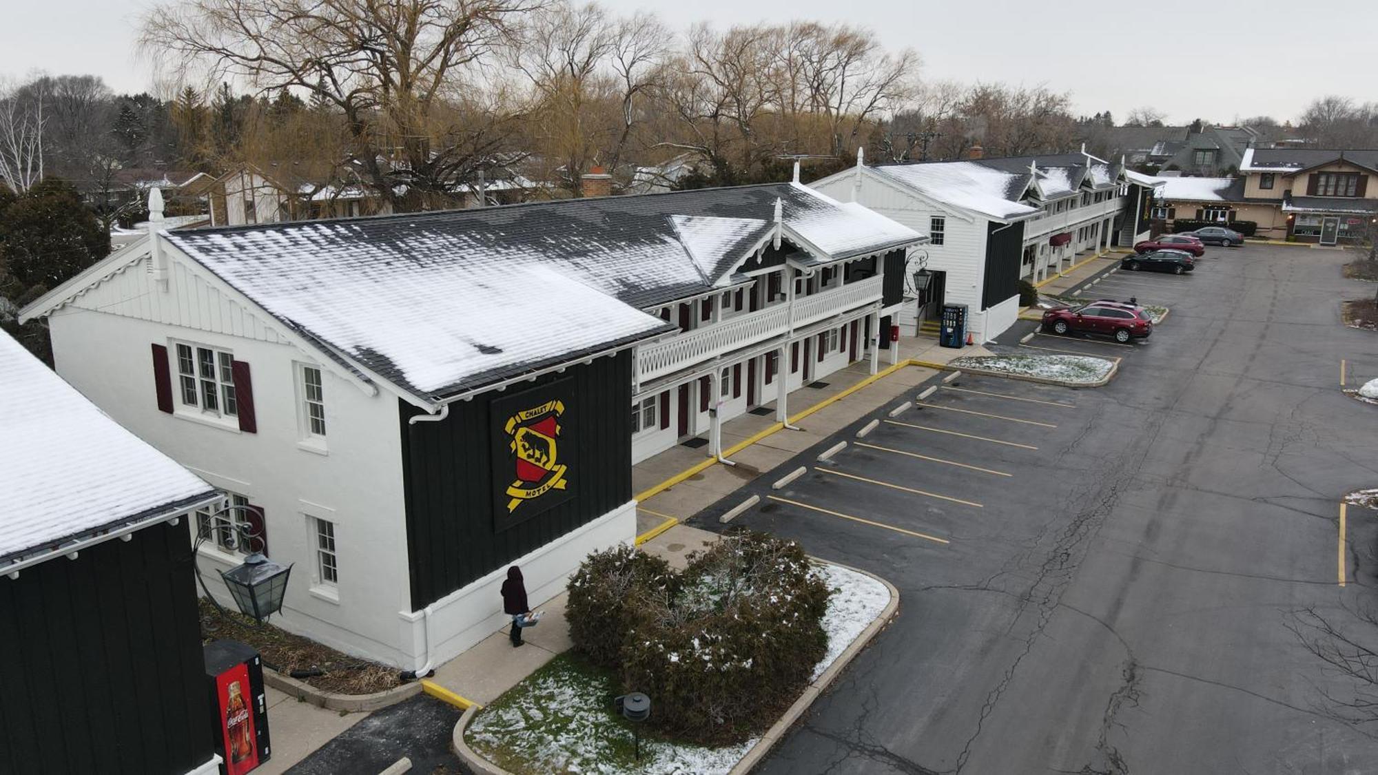 The Chalet Motel Mequon Dış mekan fotoğraf