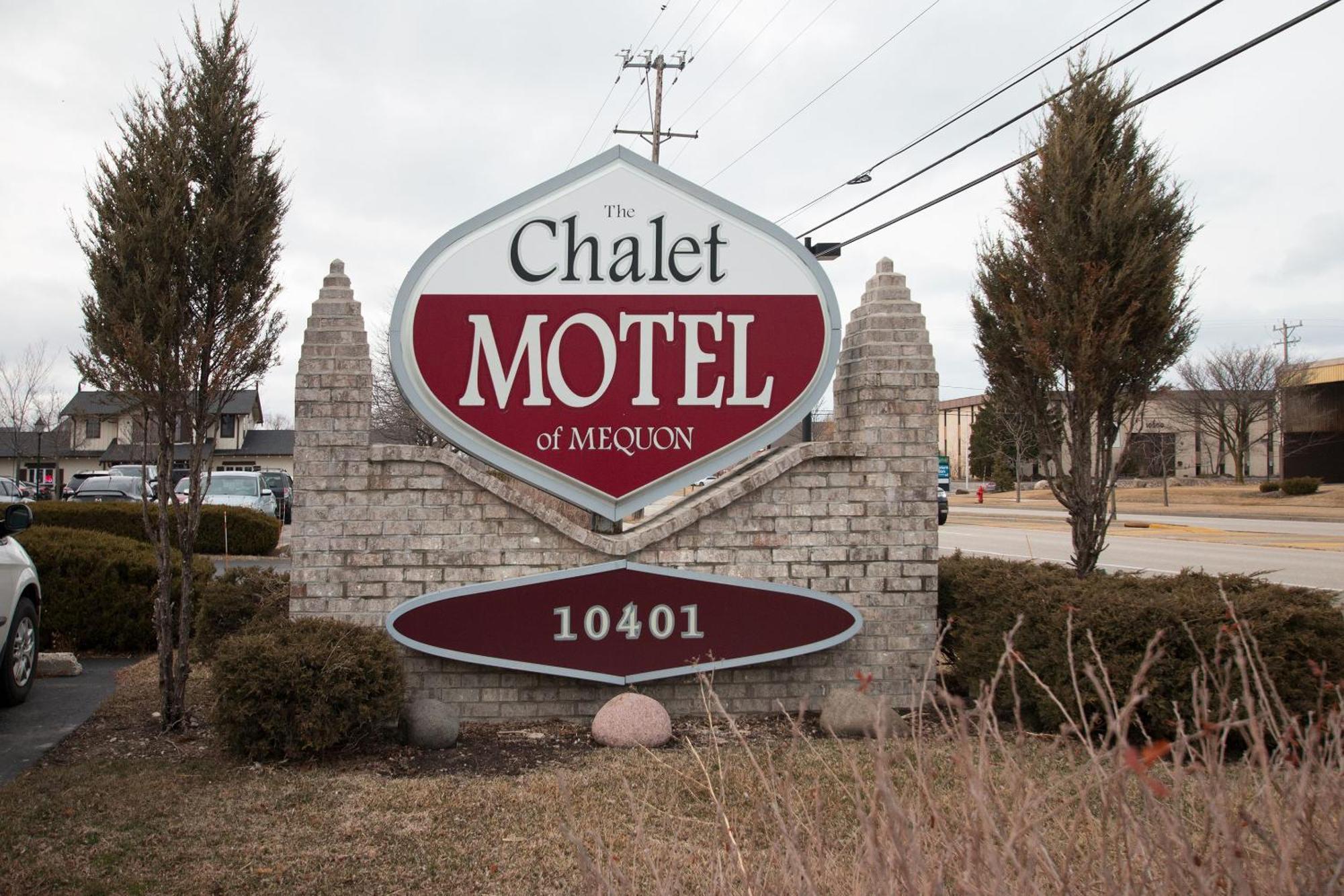 The Chalet Motel Mequon Dış mekan fotoğraf