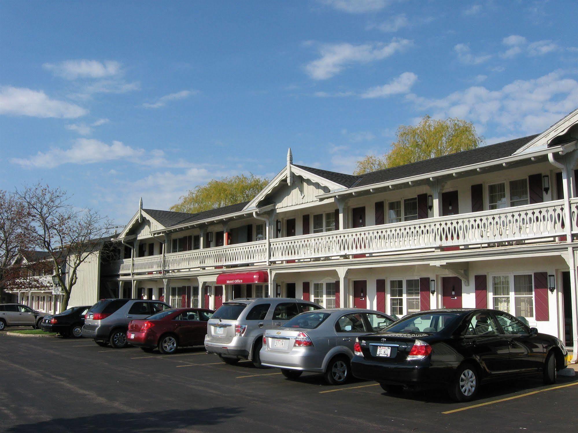 The Chalet Motel Mequon Dış mekan fotoğraf